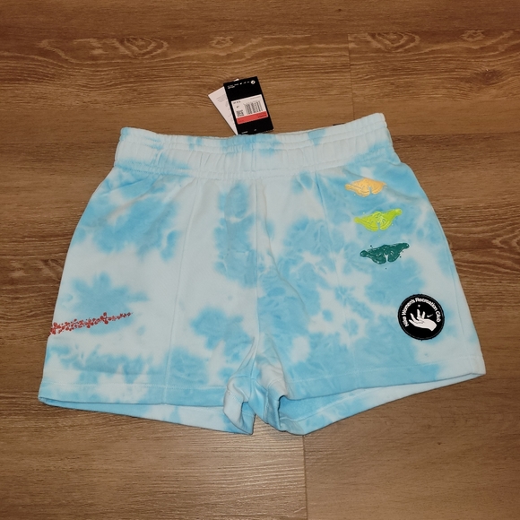 Nike Pants - New Nike Women's Sportswear Fleece Shorts Size Large Blue Cloud DM1547-474